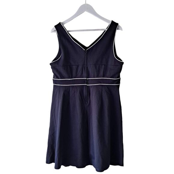 ModCloth Women's Navy & White V neck Sleeveless Dress W Piping Design - Size XL - Picture 2 of 10
